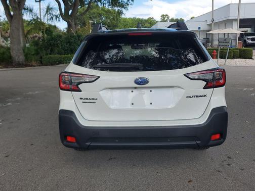 Crystal White Pearl 2024 Subaru Outback Onyx Edition