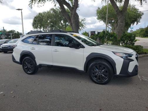 Crystal White Pearl 2024 Subaru Outback Onyx Edition