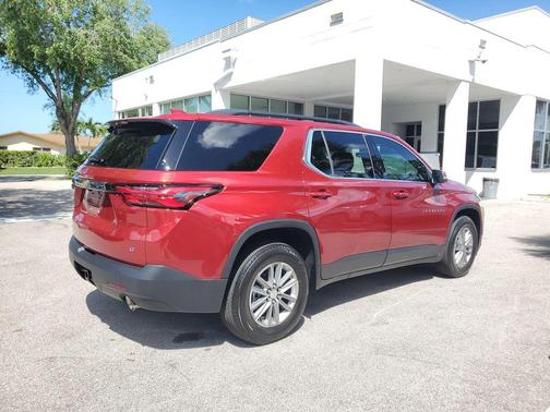Radiant Red Tintcoat 2023 Chevrolet Traverse LT Leather