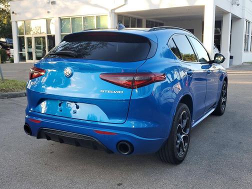 2023 Alfa Romeo Stelvio Veloce AWD