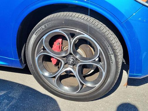 2023 Alfa Romeo Stelvio Veloce AWD