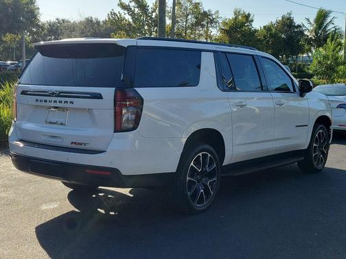 2023 Chevrolet Suburban RST