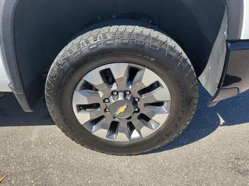 2024 Chevrolet Silverado 2500 Custom