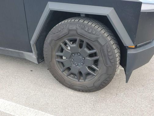 2024 Tesla Cybertruck All-Wheel Drive