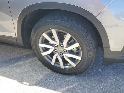 Lunar Silver Metallic 2021 Honda Pilot 2WD EX-L