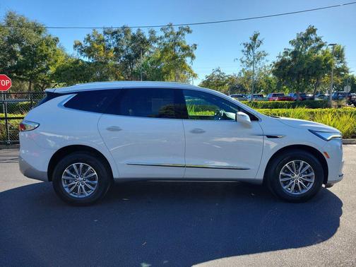 2023 Buick Enclave Essence FWD