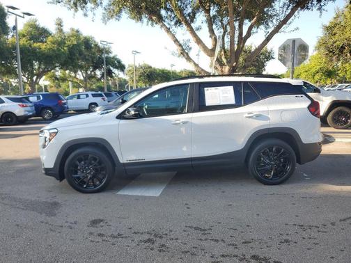 Summit White 2023 GMC Terrain SLE