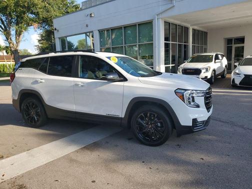 Summit White 2023 GMC Terrain SLE