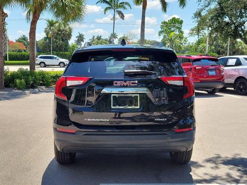 Ebony Twilight Metallic 2022 GMC Terrain SLE
