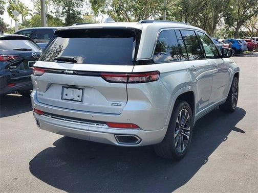 2022 Jeep Grand Cherokee Overland