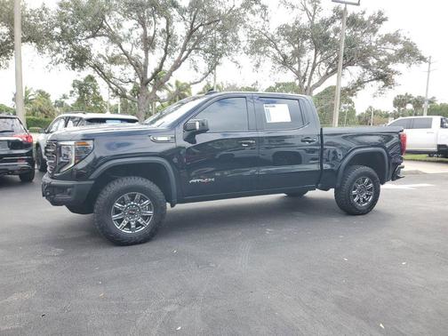 2025 GMC Sierra 1500 AT4X