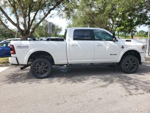 2020 RAM 2500 Laramie Crew Cab 4X4 6'4' Box