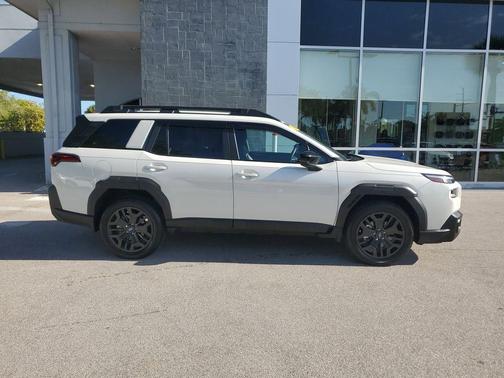 Crystal White Pearl 2026 Subaru Outback Limited XT