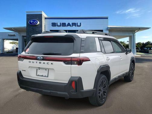 Crystal White Pearl 2026 Subaru Outback Limited XT