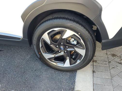 Crystal White Pearl 2025 Subaru Crosstrek Limited