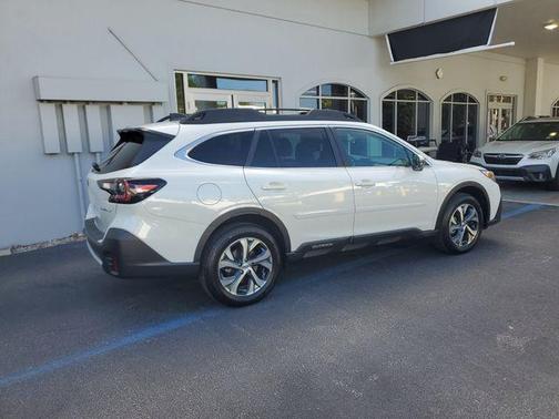 Crystal White Pearl 2020 Subaru Outback Limited