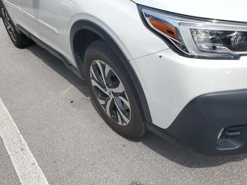 Crystal White Pearl 2020 Subaru Outback Limited