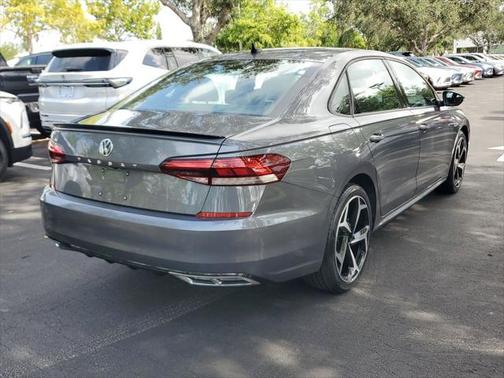 2021 Volkswagen Passat 2.0T R-Line