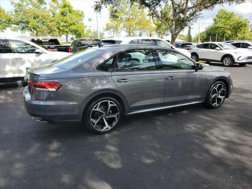 2021 Volkswagen Passat 2.0T R-Line