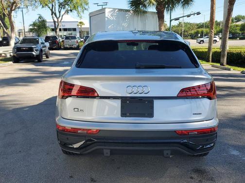 Florett Silver Metallic 2023 Audi Q5 45 S line Premium Plus
