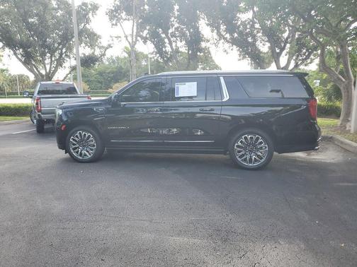 Onyx Black 2023 GMC Yukon XL Denali Ultimate