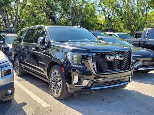 Onyx Black 2023 GMC Yukon XL Denali Ultimate