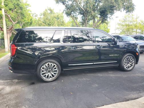 Onyx Black 2023 GMC Yukon XL Denali Ultimate
