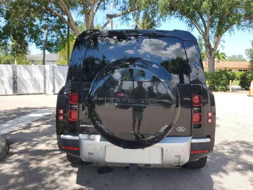 Santorini Black Metallic 2023 Land Rover Defender 130 SE