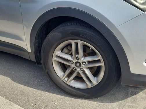 Sparkling Silver 2018 Hyundai Santa Fe Sport 2.4L