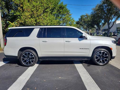 2022 Chevrolet Suburban RST