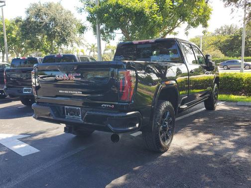 Onyx Black 2024 GMC Sierra 2500 AT4