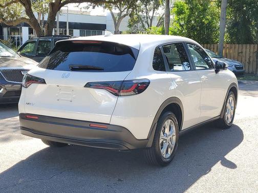 2025 Honda HR-V LX