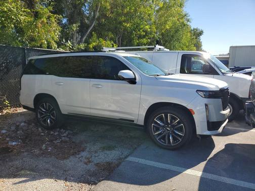 2023 Cadillac Escalade Sport