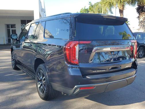 2023 GMC Yukon XL 4WD AT4