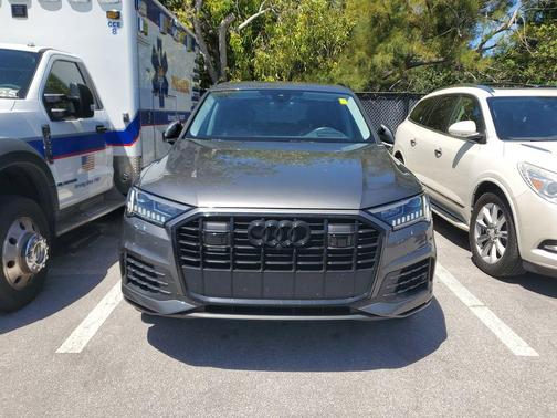 Samurai Gray Metallic 2023 Audi Q7 55 Prestige