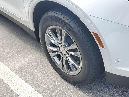 Crystal White Tricoat 2023 Cadillac XT5 Premium Luxury