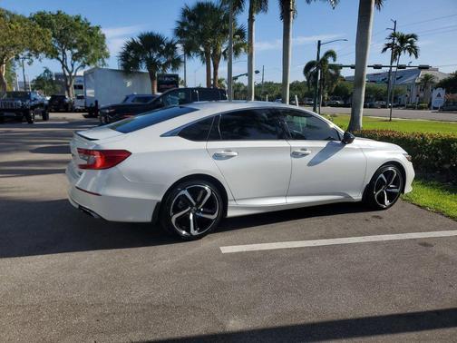 Platinum White Pearl 2022 Honda Accord Sport SE 1.5T