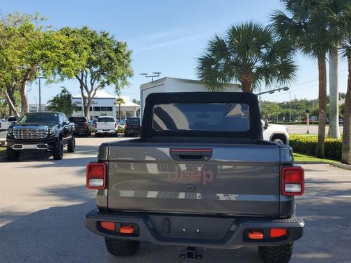 Granite Crystal Metallic Clearcoat 2023 Jeep Gladiator Mojave 4x4