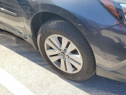 Magnetite Gray Metallic 2019 Subaru Outback 2.5i Premium