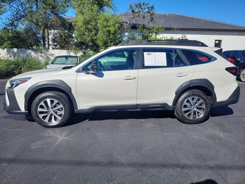 2023 Subaru Outback Base
