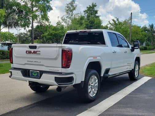 White Frost Tricoat 2023 GMC Sierra 2500 Denali