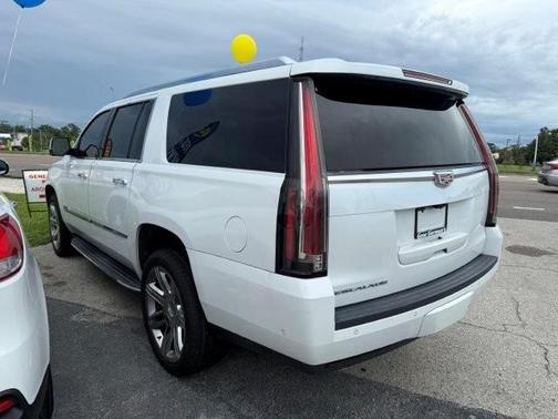2017 Cadillac Escalade ESV Luxury