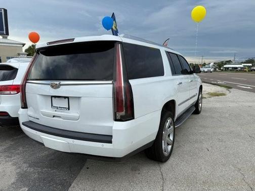 2017 Cadillac Escalade ESV Luxury