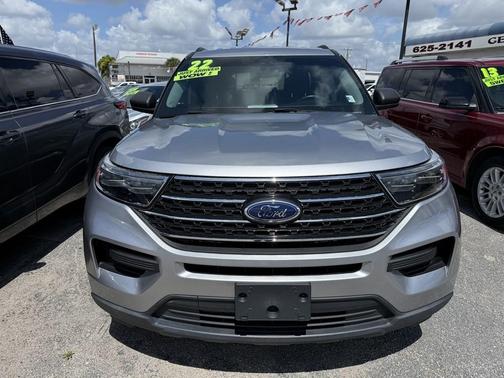 Iconic Silver Metallic 2022 Ford Explorer XLT