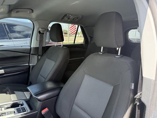 Iconic Silver Metallic 2022 Ford Explorer XLT