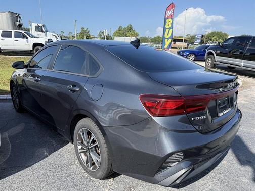 Grey 2024 Kia Forte LXS