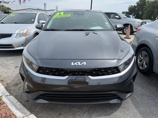 Grey 2024 Kia Forte LXS