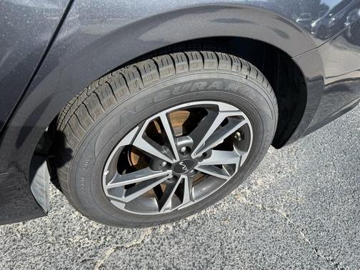 Grey 2024 Kia Forte LXS