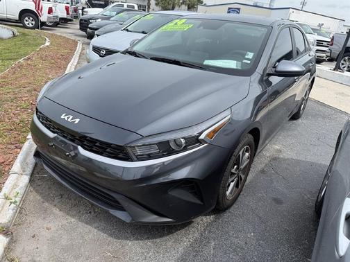 Grey 2024 Kia Forte LXS