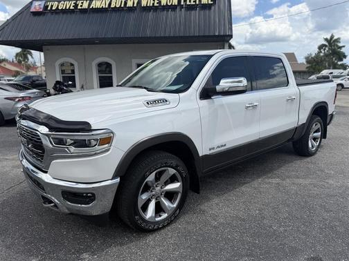 Ivory White Tri-Coat Pearlcoat 2021 RAM 1500 Limited